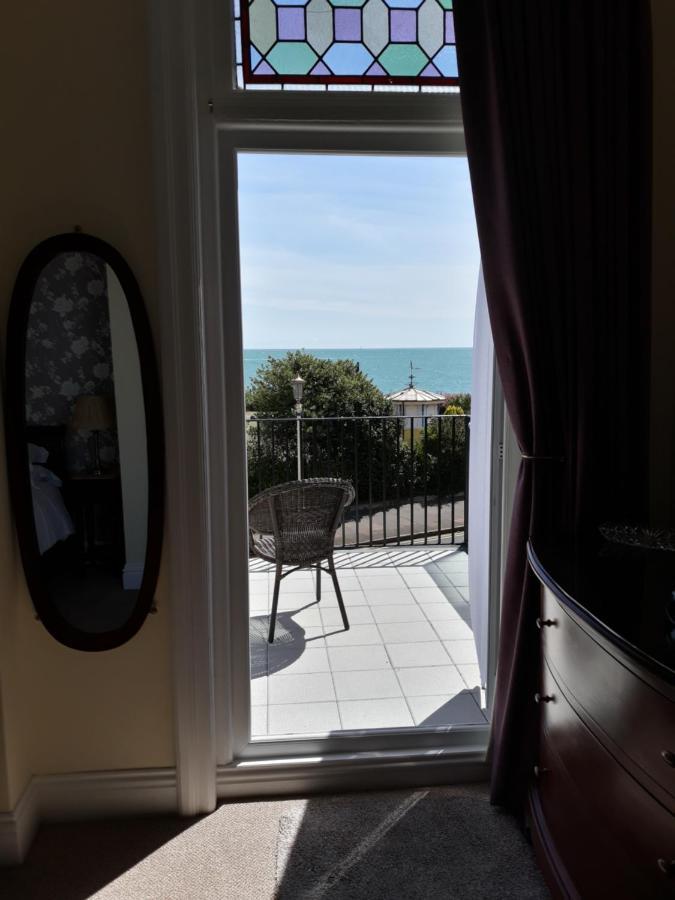 Breakers Bed And Breakfast อีสต์บอร์น ภายนอก รูปภาพ