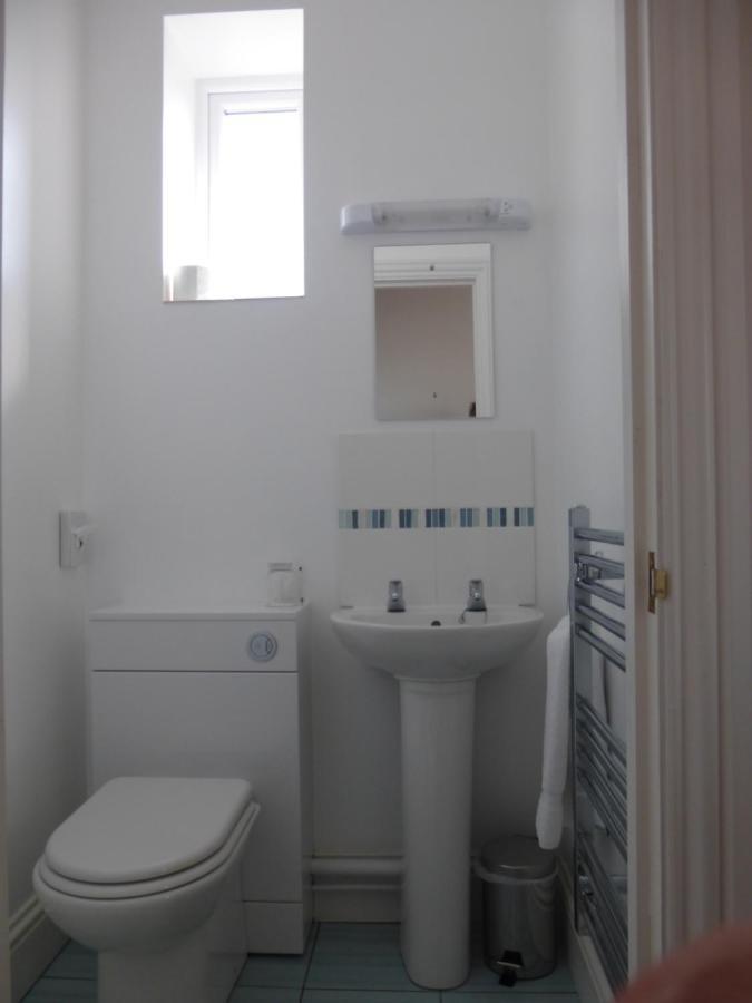 Breakers Bed And Breakfast อีสต์บอร์น ภายนอก รูปภาพ
