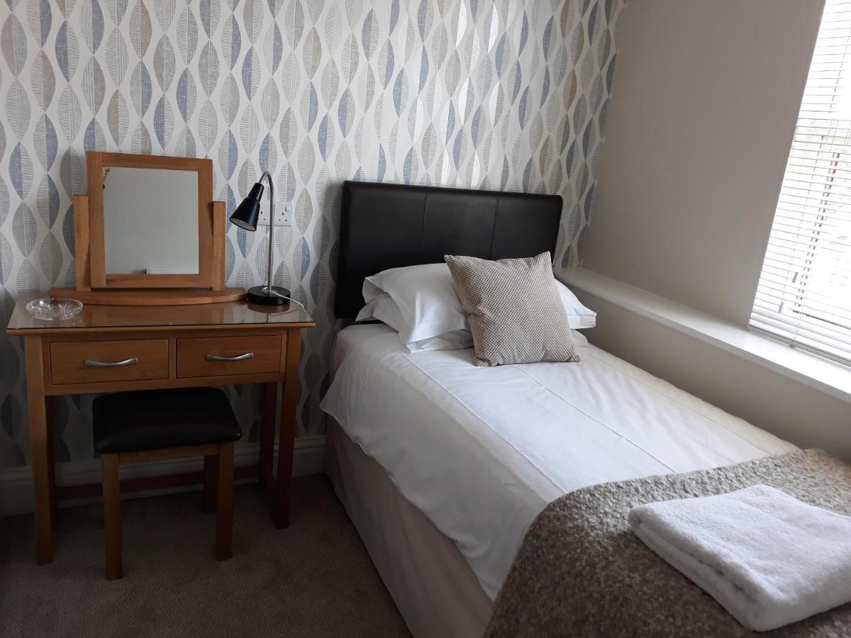 Breakers Bed And Breakfast อีสต์บอร์น ภายนอก รูปภาพ
