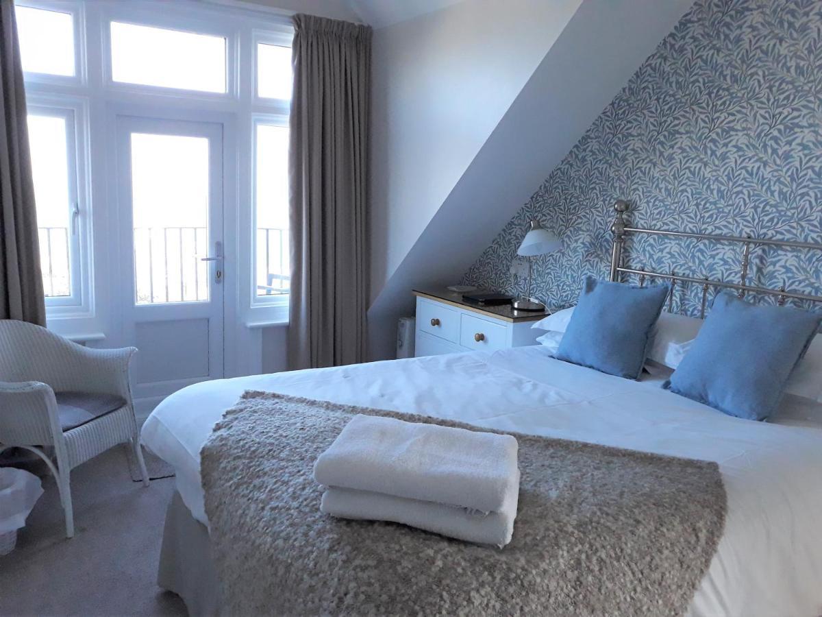 Breakers Bed And Breakfast อีสต์บอร์น ภายนอก รูปภาพ