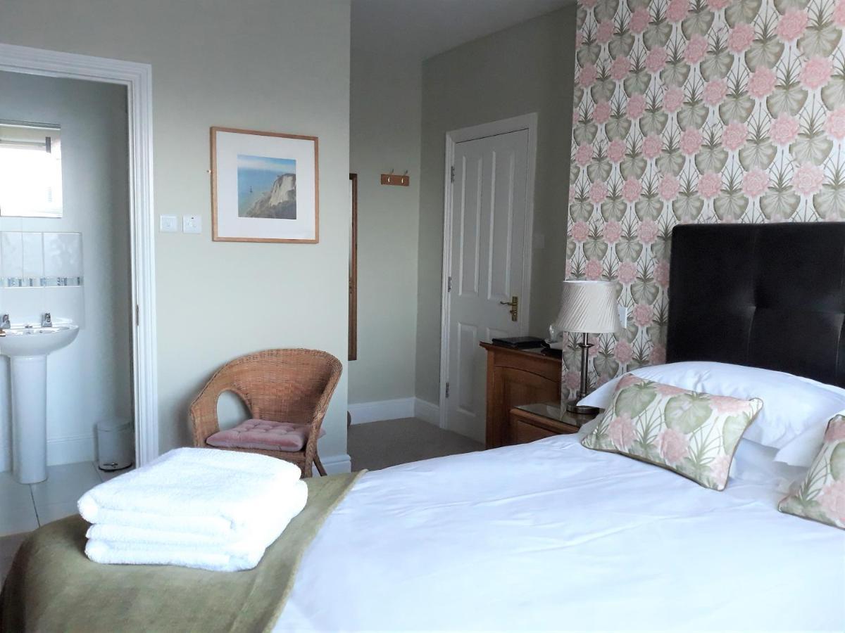 Breakers Bed And Breakfast อีสต์บอร์น ภายนอก รูปภาพ