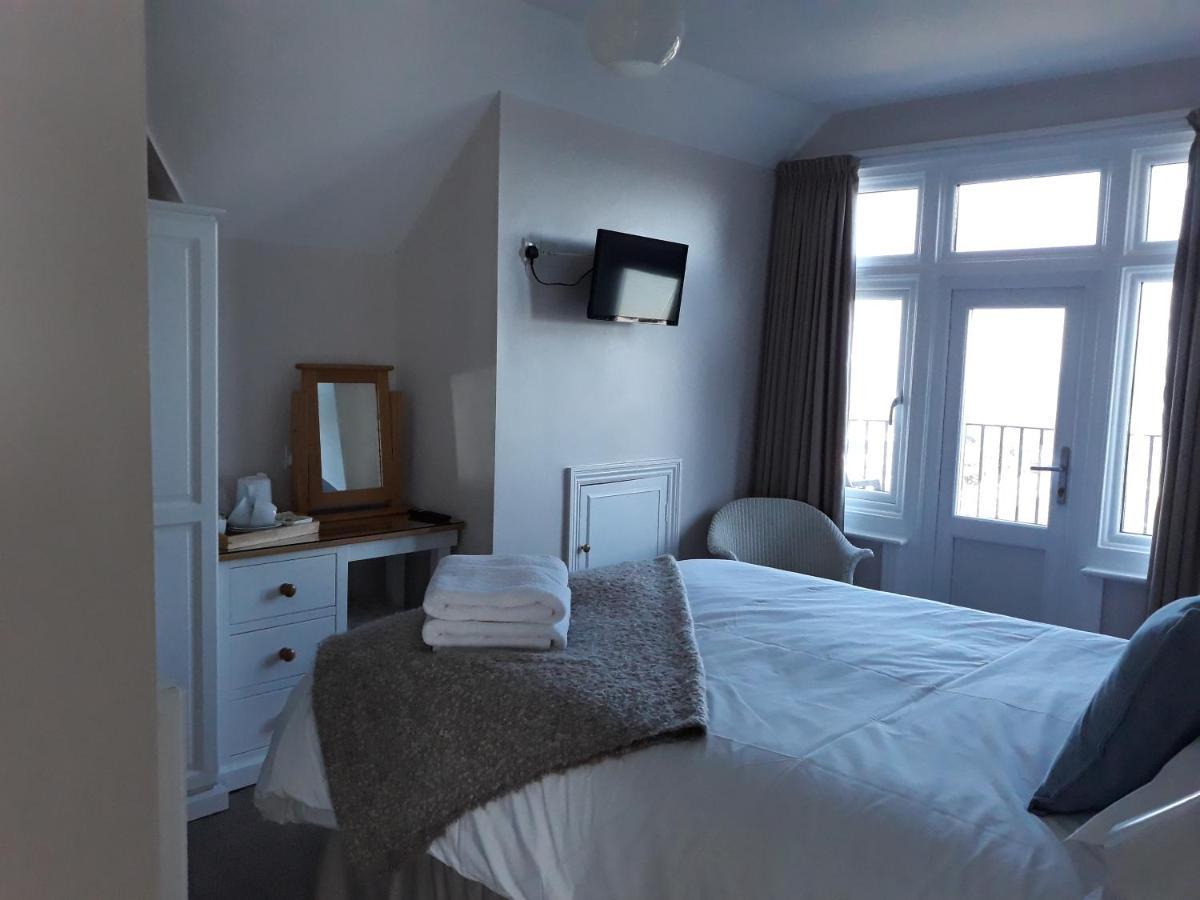 Breakers Bed And Breakfast อีสต์บอร์น ภายนอก รูปภาพ