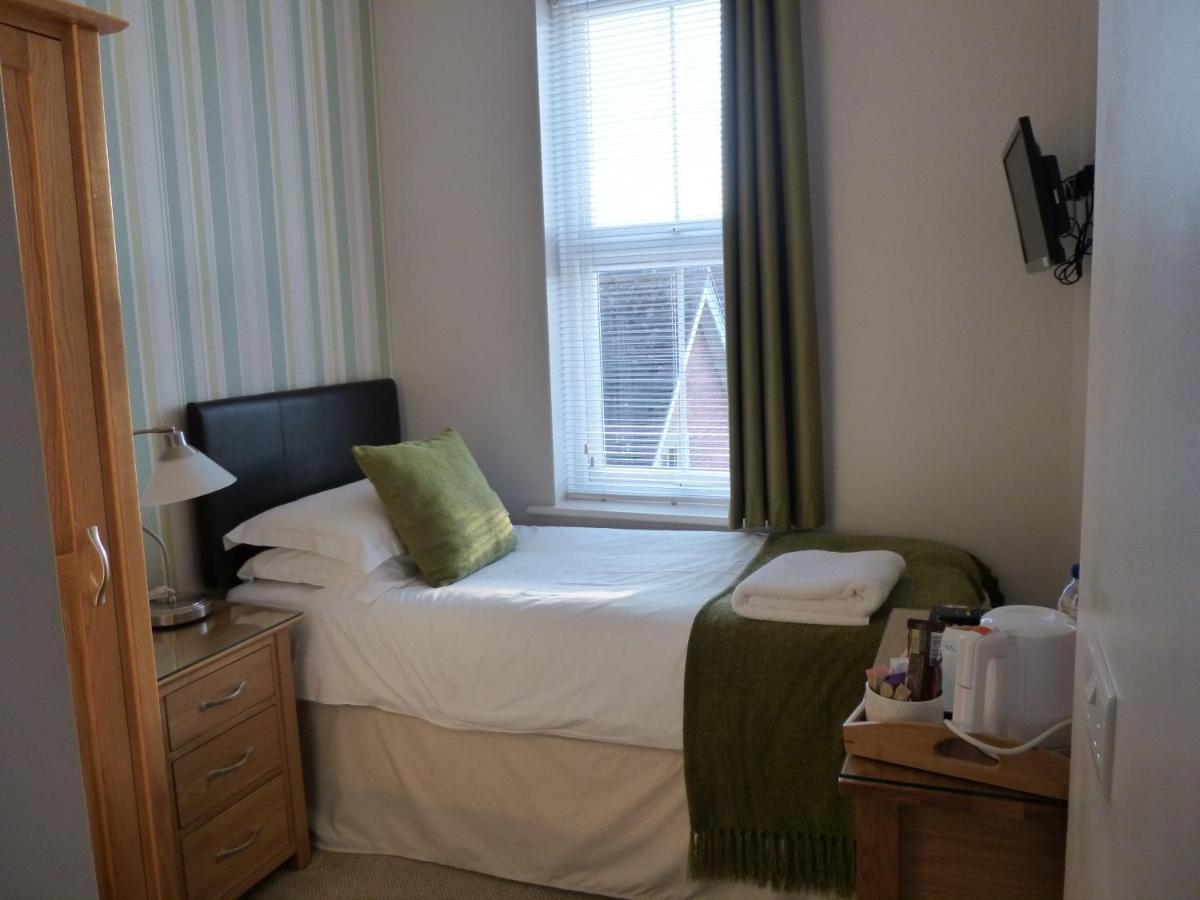 Breakers Bed And Breakfast อีสต์บอร์น ภายนอก รูปภาพ